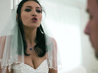 肮脏的新娘贝拉·罗兰被撞伤的婚礼