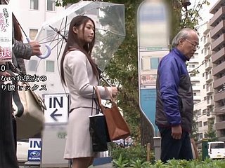 Ini payudara Jepang ceria besar yang memukau seksi