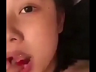 Em Gai BI mêร้องเพลง khi XA hàng