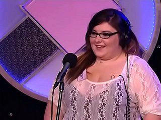 Cuộc thi Whore của Howard Stern, 21 tuổi. Với 100 chàng trai trên Craigslist, Bars và Swinger Club