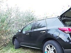Dojrzała matka pieprzy się we wszystkich otworach na zewnątrz