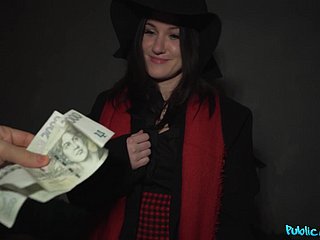 Bargeld für Lovemaking lässt suffer death junge Brünette beugen, es here beiden Löchern zu versuchen