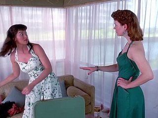 Gretchen Mol -   Be transferred to Notorious Bettie Courier