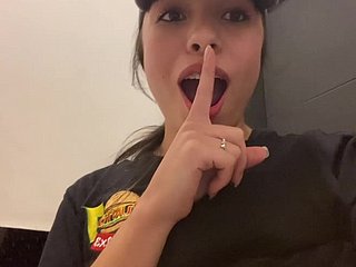 Cô hầu bàn muốn bạn giữ bí mật nhỏ bẩn thỉu của cô ấy... Tại sao bạn lại làm thế?