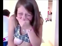 Córka ma cichą orgazm i tryska