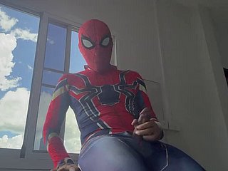 スパイダーマンは在宅勤務をする