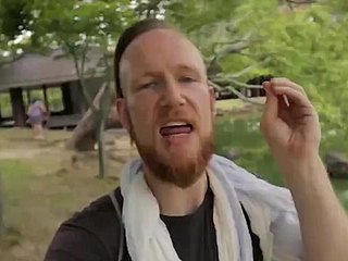 浮気中国人GFが白人マッサージ師を掴む..本物のアジア人の潮吹き！