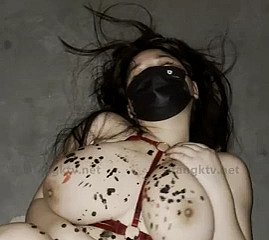 Well-endowed Asyalı Çinli bir mumla oynuyor