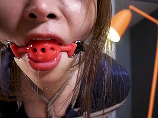 4K画像 ブラックシルクセクレタリー