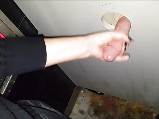 GF는 영광 구멍에서 뜨거운 거시기를 쳐주는