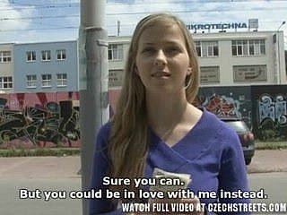 ÇEK SOKAKTA - Veronika