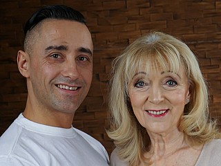 Suggestive Oma Szuzanne