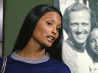 Emanuelle Connected with America - पुनः स्थापित किए कट्टर संस्करण