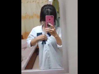 Em học Sinh áotrắng Khoe Vu Cang